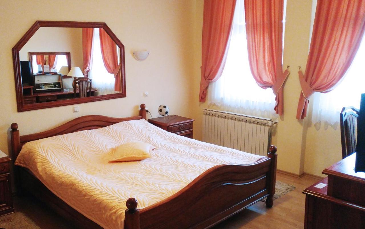 Hotel Derby Orasje ภายนอก รูปภาพ